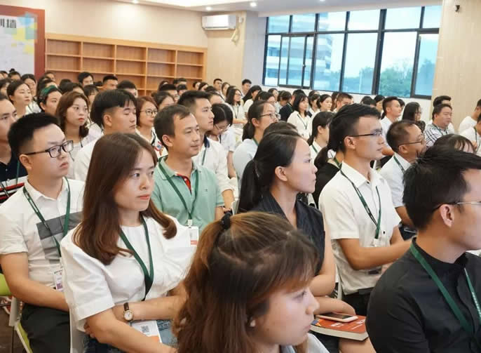 【成都東辰】筑夢·啟航——成都東辰全體教師入職培訓正式啟動