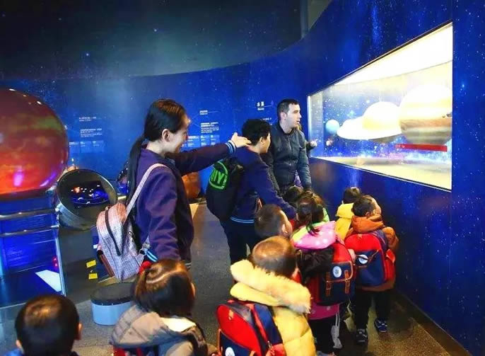 【聚星東辰】綿陽東辰聚星國際學?；谖磥韺W校的3.0版創(chuàng)建生態(tài)智慧學府，預見未來學校的十三種生態(tài)場景