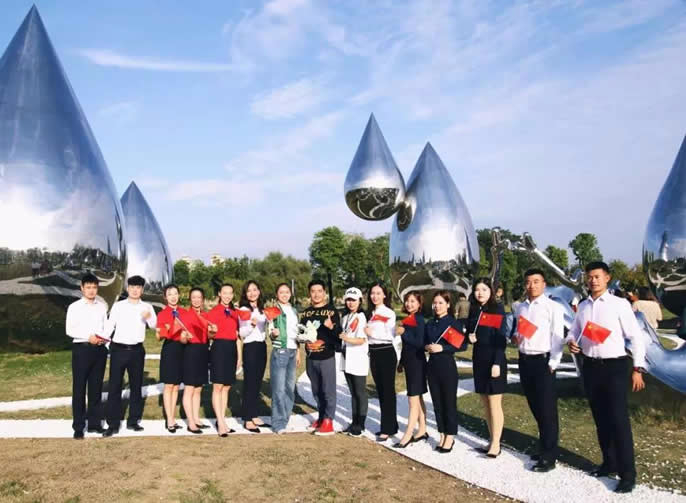 【漢中東辰】祖國(guó)70華誕，東辰師生向祖國(guó)獻(xiàn)禮之《我愛(ài)你中國(guó)》MV