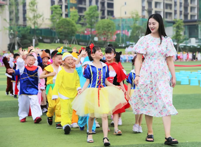 在東辰，做一個快樂的小孩 | 東辰教育祝大家六一快樂！