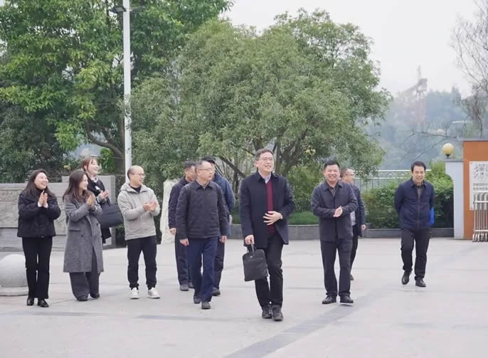 同心同向同行  共繪東辰新圖景丨楊建平總校長(zhǎng)到達(dá)州東辰學(xué)校視導(dǎo)